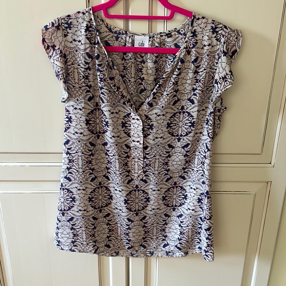 Small Cabi top, EUC